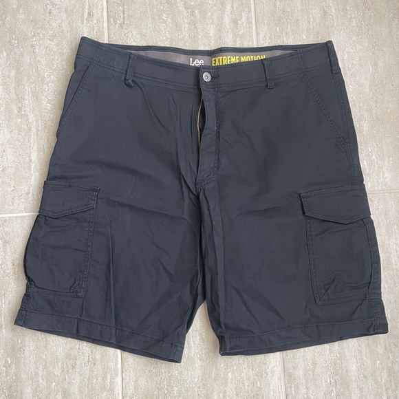Men’s Cargo Shorts - Picture 2 of 4